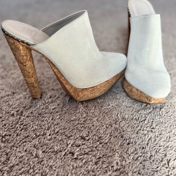 Herve leger white suede platform heels. Size 8. Brand new! - Picture 2 of 11